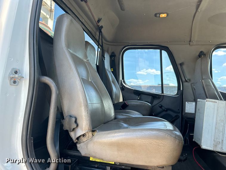 image for item EG1573 2012 Freightliner  Business Class M2 utility / service truck