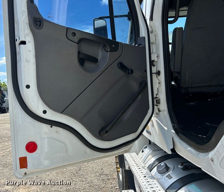 image for item EG1573 2012 Freightliner  Business Class M2 utility / service truck