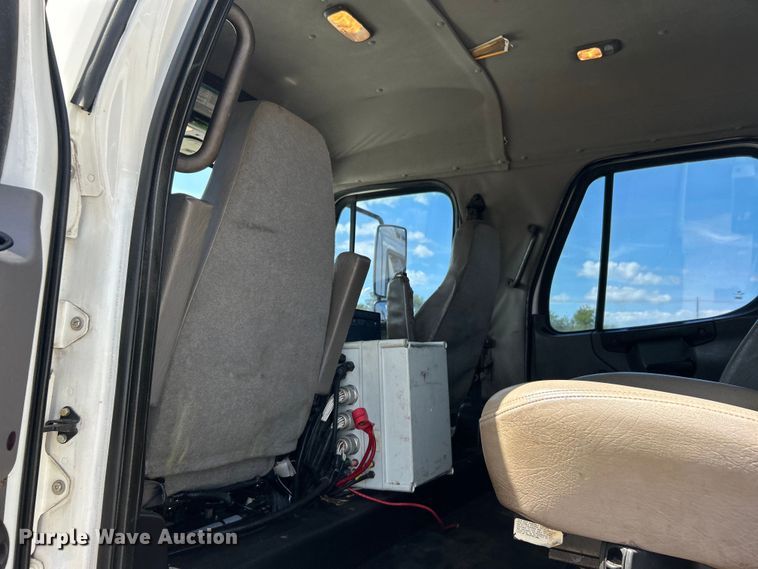 image for item EG1573 2012 Freightliner  Business Class M2 utility / service truck