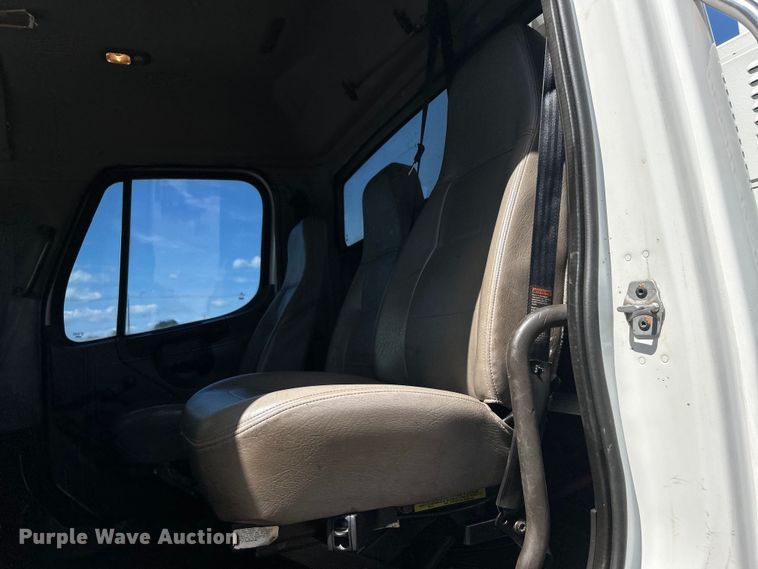 image for item EG1573 2012 Freightliner  Business Class M2 utility / service truck