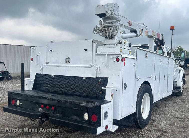 image for item EG1597 2004 Ford F650 Super Duty utility / service truck