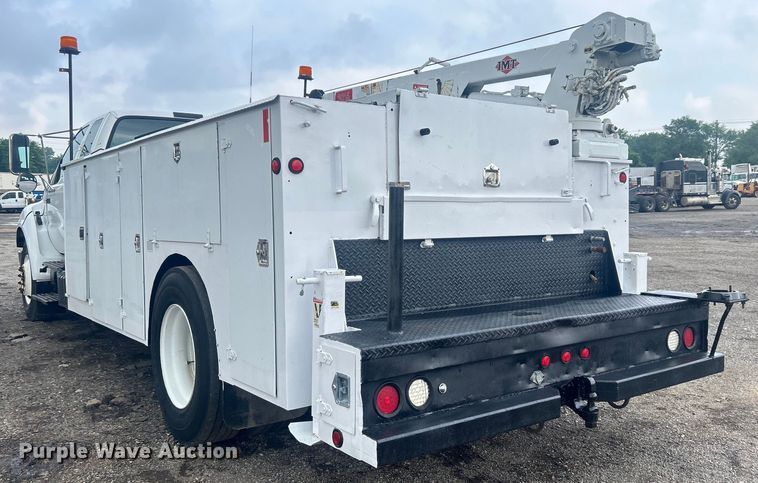 image for item EG1597 2004 Ford F650 Super Duty utility / service truck