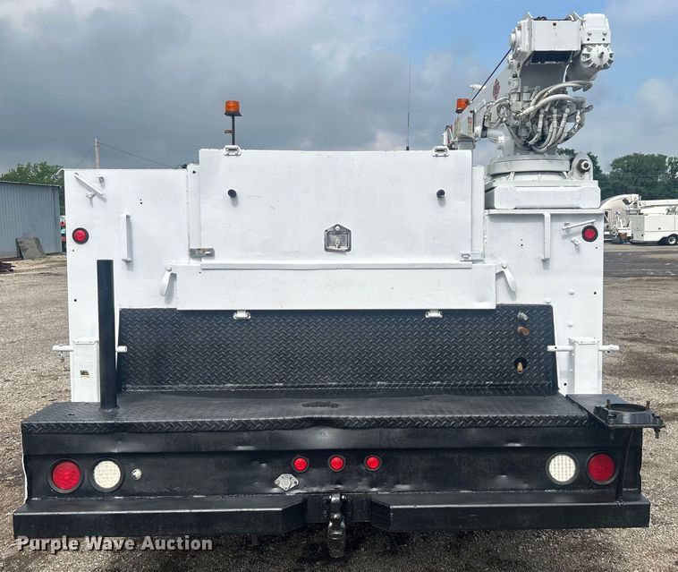 image for item EG1597 2004 Ford F650 Super Duty utility / service truck