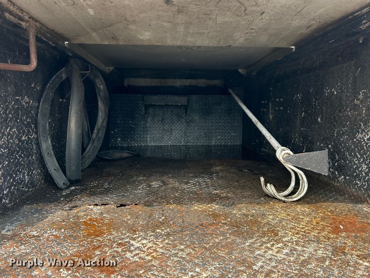 image for item EG1597 2004 Ford F650 Super Duty utility / service truck