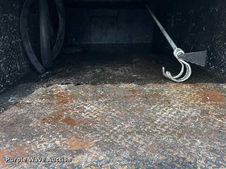 image for item EG1597 2004 Ford F650 Super Duty utility / service truck