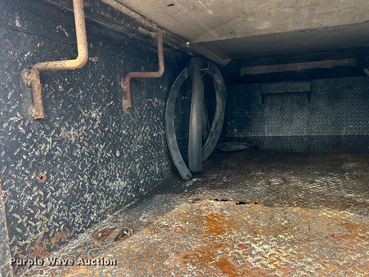 image for item EG1597 2004 Ford F650 Super Duty utility / service truck