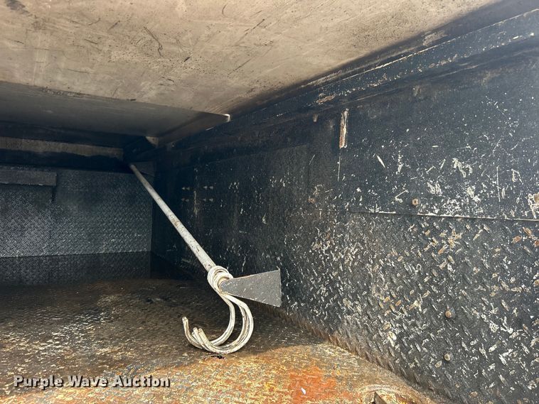 image for item EG1597 2004 Ford F650 Super Duty utility / service truck