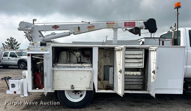 image for item EG1597 2004 Ford F650 Super Duty utility / service truck