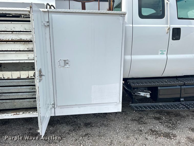 image for item EG1597 2004 Ford F650 Super Duty utility / service truck