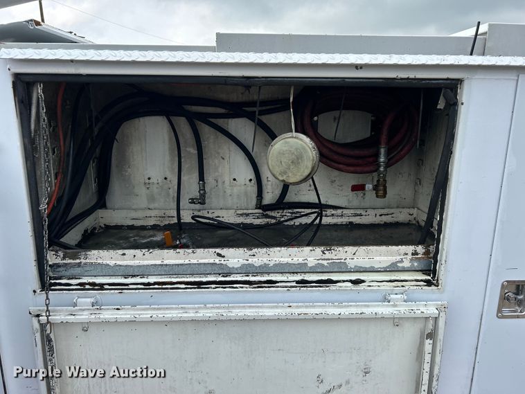 image for item EG1597 2004 Ford F650 Super Duty utility / service truck