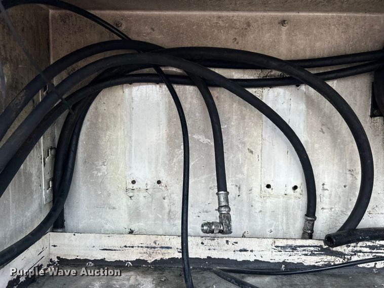 image for item EG1597 2004 Ford F650 Super Duty utility / service truck