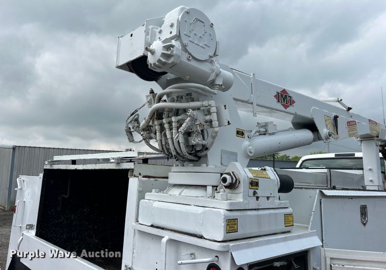 image for item EG1597 2004 Ford F650 Super Duty utility / service truck