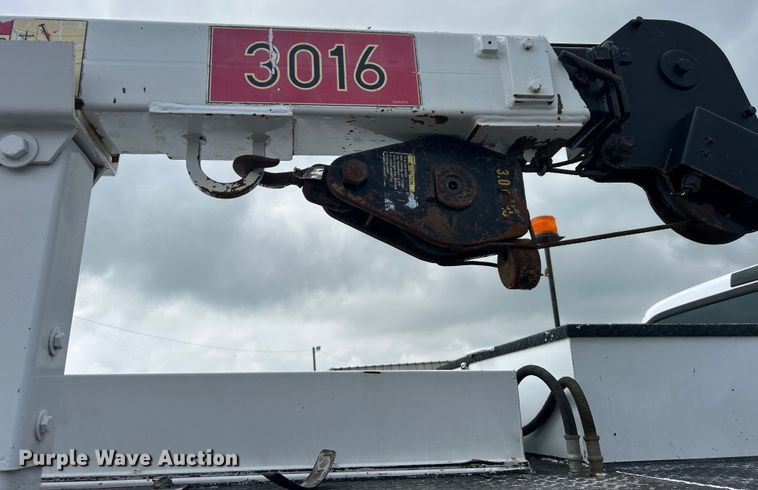 image for item EG1597 2004 Ford F650 Super Duty utility / service truck