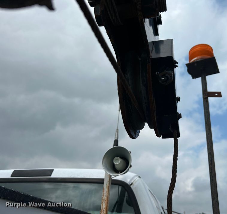 image for item EG1597 2004 Ford F650 Super Duty utility / service truck