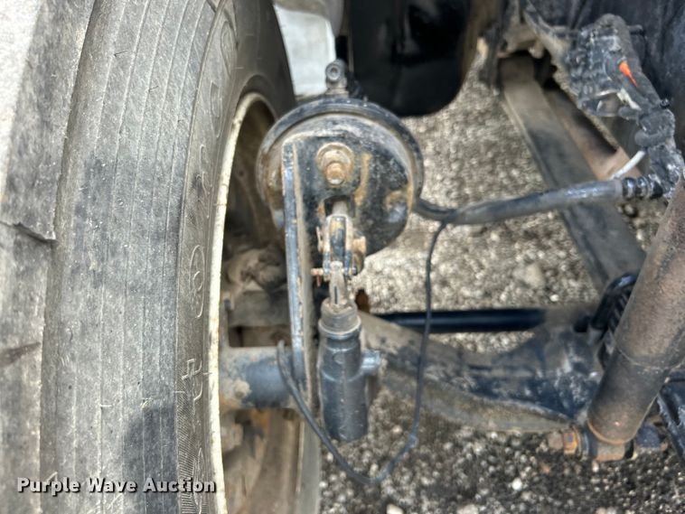 image for item EG1597 2004 Ford F650 Super Duty utility / service truck