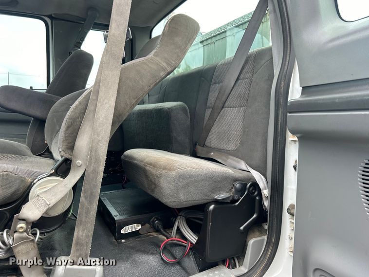 image for item EG1597 2004 Ford F650 Super Duty utility / service truck