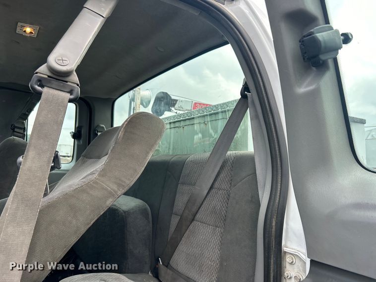 image for item EG1597 2004 Ford F650 Super Duty utility / service truck