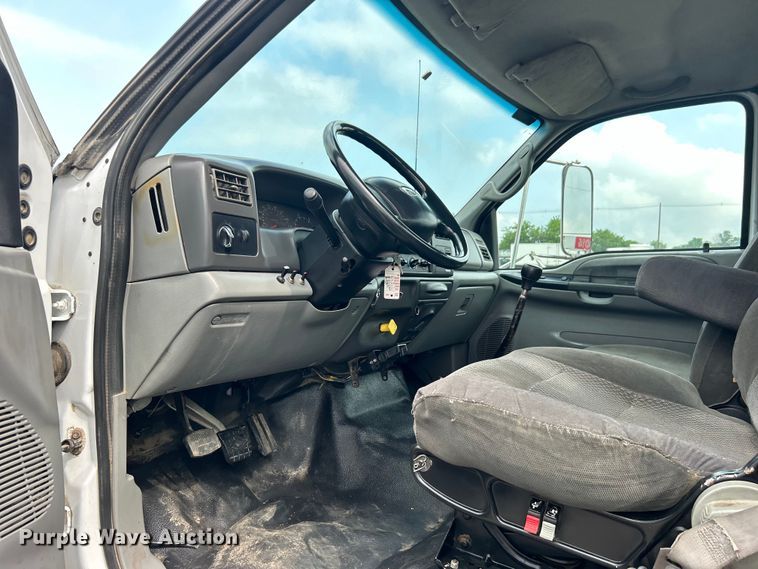 image for item EG1597 2004 Ford F650 Super Duty utility / service truck