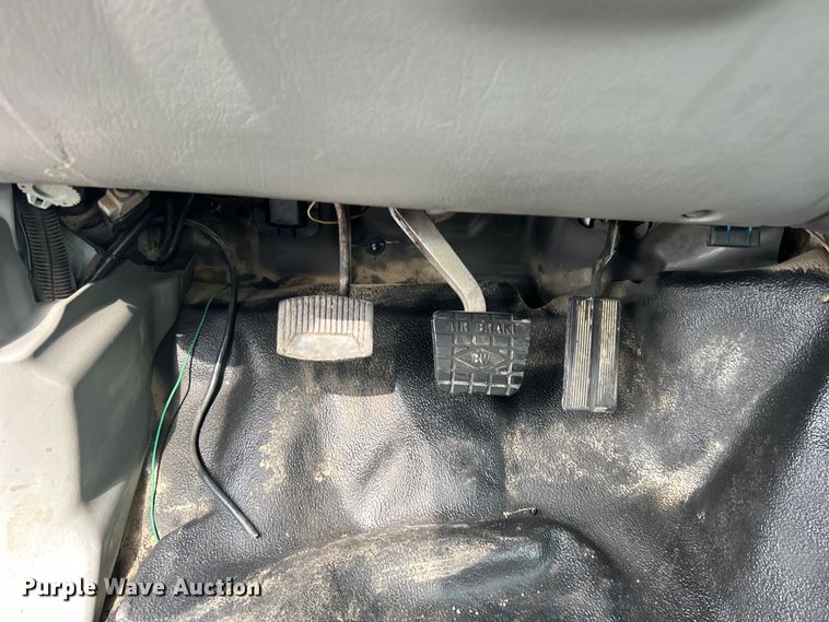 image for item EG1597 2004 Ford F650 Super Duty utility / service truck