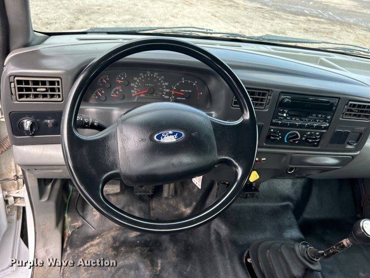 image for item EG1597 2004 Ford F650 Super Duty utility / service truck