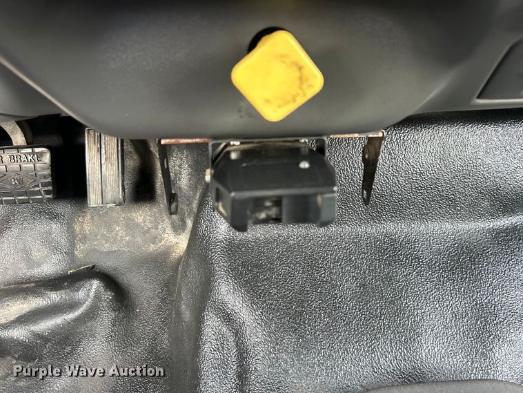 image for item EG1597 2004 Ford F650 Super Duty utility / service truck