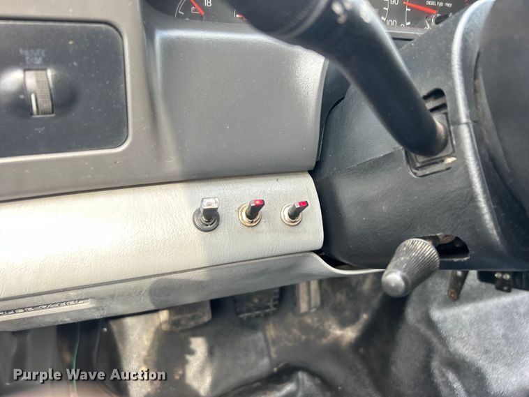 image for item EG1597 2004 Ford F650 Super Duty utility / service truck