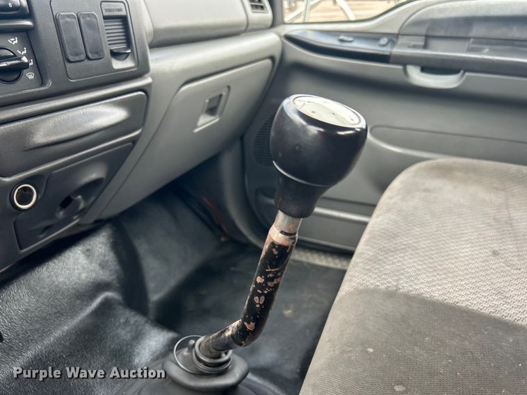 image for item EG1597 2004 Ford F650 Super Duty utility / service truck