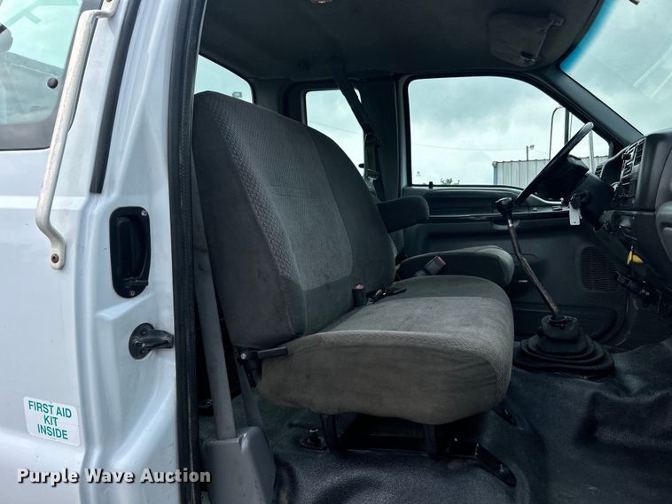 image for item EG1597 2004 Ford F650 Super Duty utility / service truck