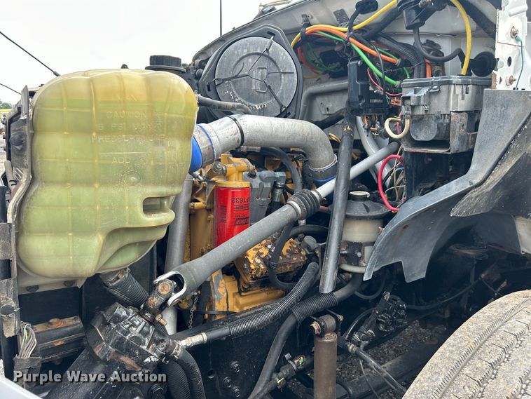 image for item EG1597 2004 Ford F650 Super Duty utility / service truck