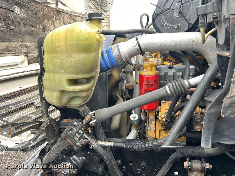 image for item EG1597 2004 Ford F650 Super Duty utility / service truck