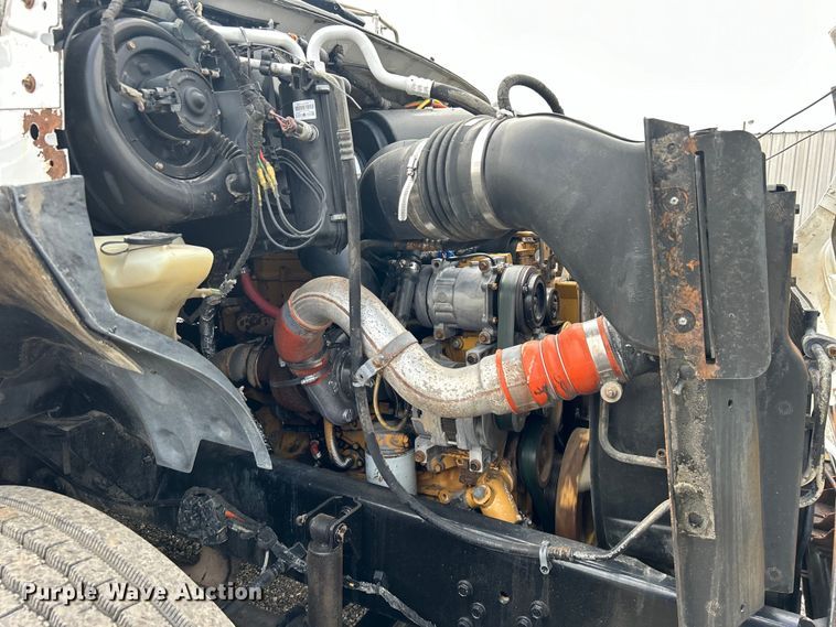 image for item EG1597 2004 Ford F650 Super Duty utility / service truck