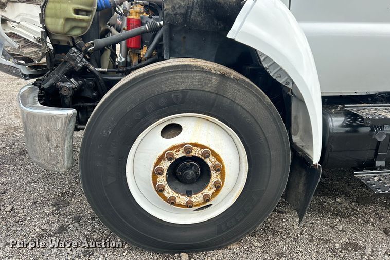 image for item EG1597 2004 Ford F650 Super Duty utility / service truck