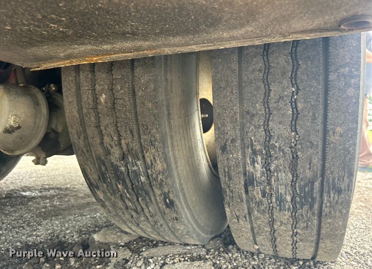 image for item EG1597 2004 Ford F650 Super Duty utility / service truck