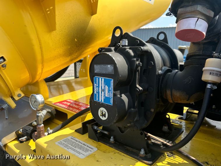 image for item EG1604 2015 Pacific Tek PV220 vacuum excavator