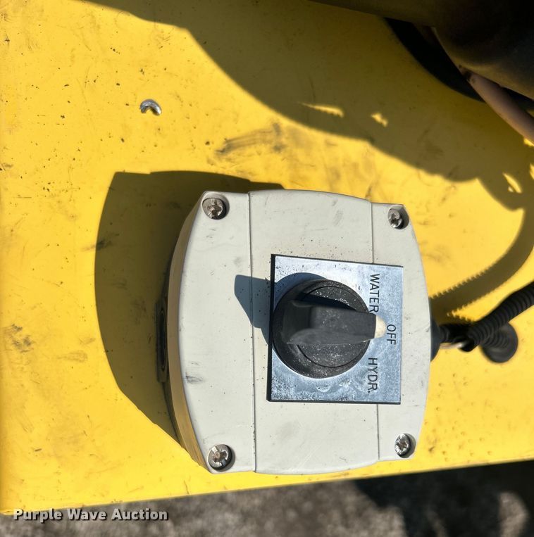 image for item EG1604 2015 Pacific Tek PV220 vacuum excavator