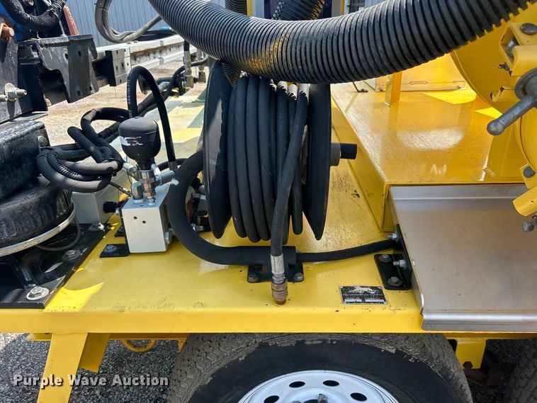 image for item EG1604 2015 Pacific Tek PV220 vacuum excavator