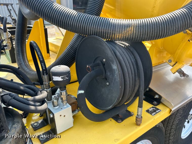 image for item EG1604 2015 Pacific Tek PV220 vacuum excavator