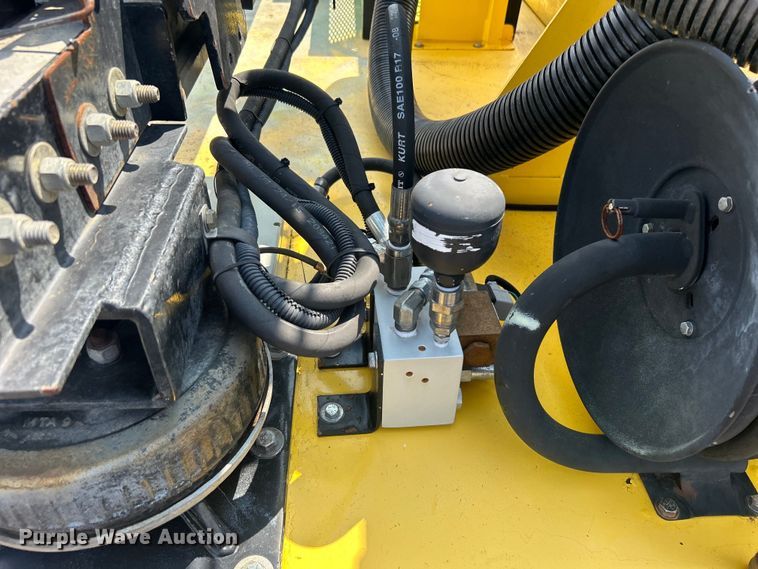 image for item EG1604 2015 Pacific Tek PV220 vacuum excavator