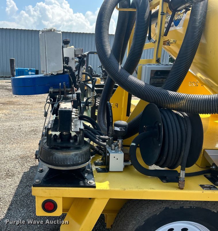 image for item EG1604 2015 Pacific Tek PV220 vacuum excavator