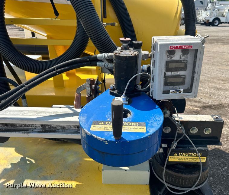 image for item EG1604 2015 Pacific Tek PV220 vacuum excavator