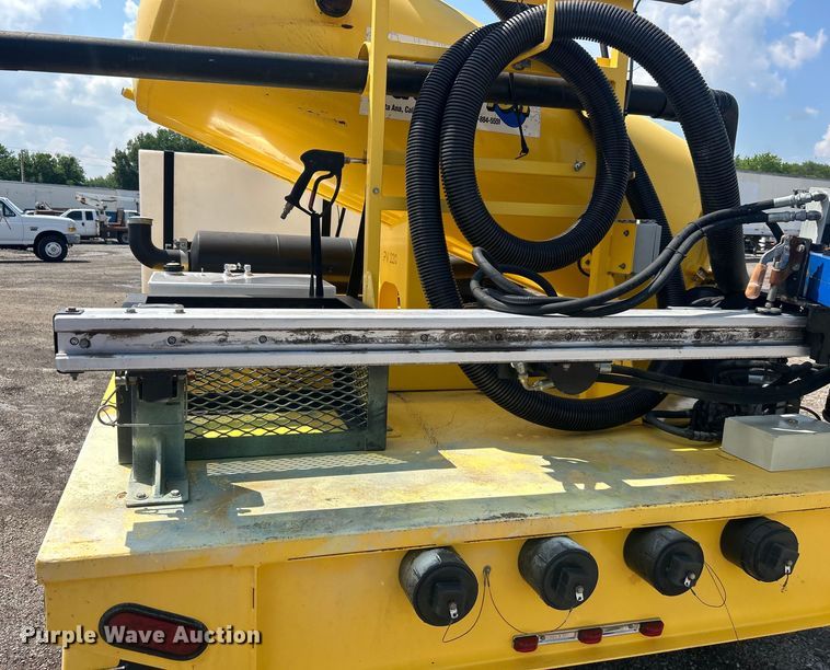 image for item EG1604 2015 Pacific Tek PV220 vacuum excavator