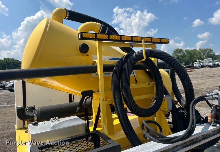 image for item EG1604 2015 Pacific Tek PV220 vacuum excavator