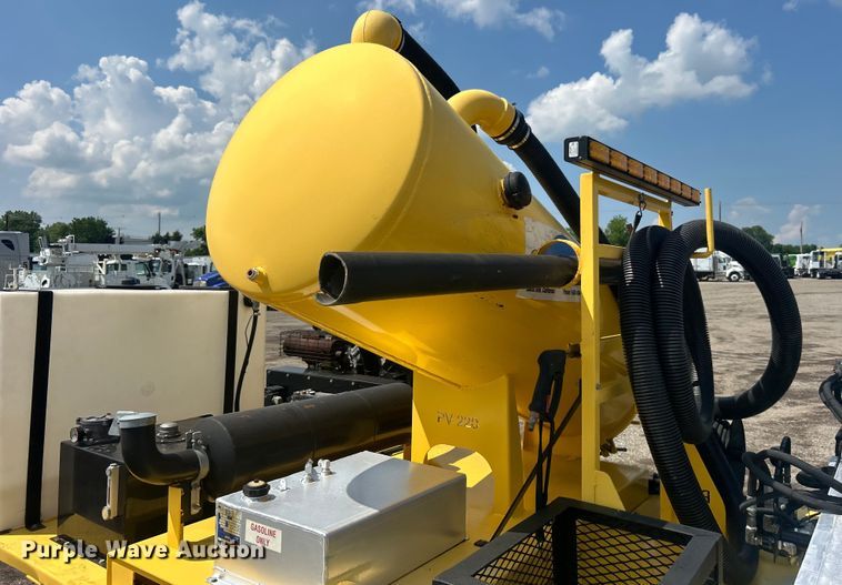 image for item EG1604 2015 Pacific Tek PV220 vacuum excavator