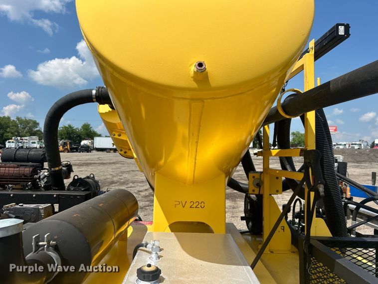 image for item EG1604 2015 Pacific Tek PV220 vacuum excavator