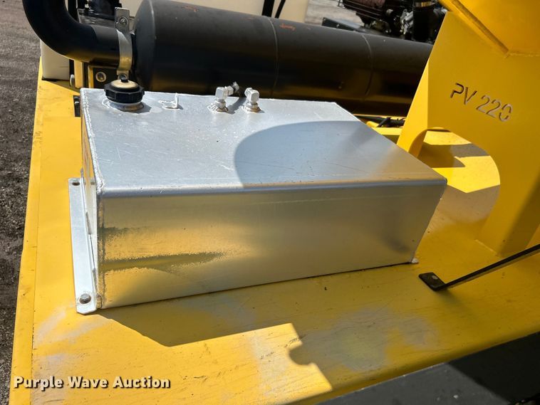 image for item EG1604 2015 Pacific Tek PV220 vacuum excavator