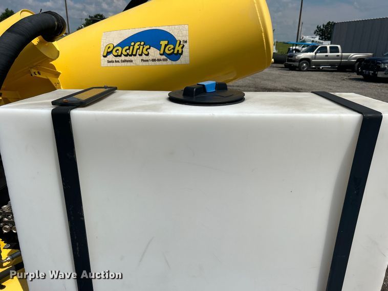 image for item EG1604 2015 Pacific Tek PV220 vacuum excavator