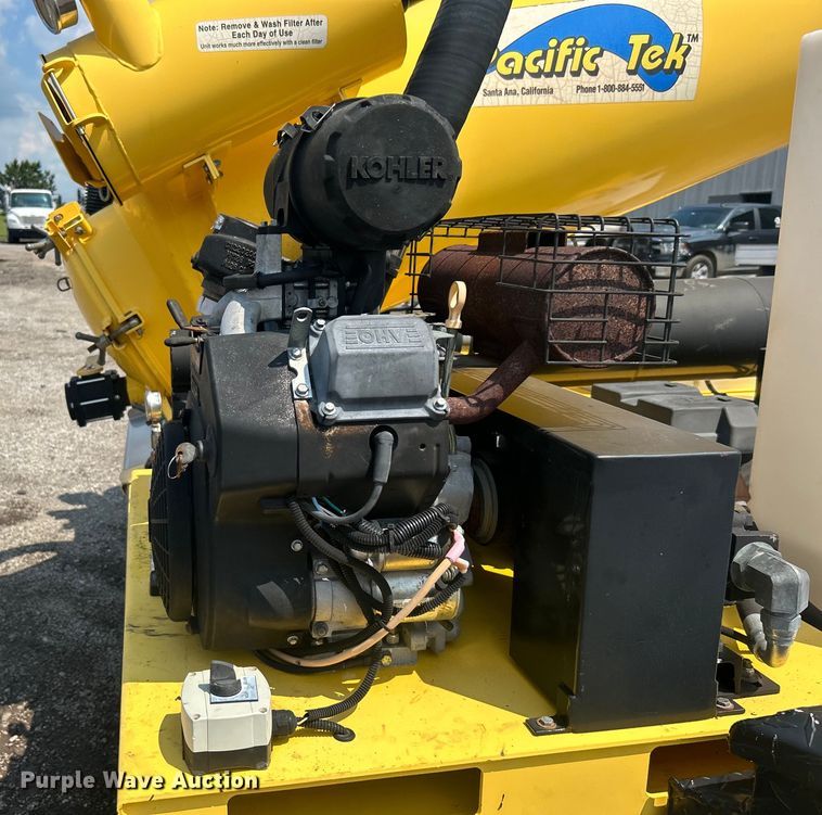 image for item EG1604 2015 Pacific Tek PV220 vacuum excavator