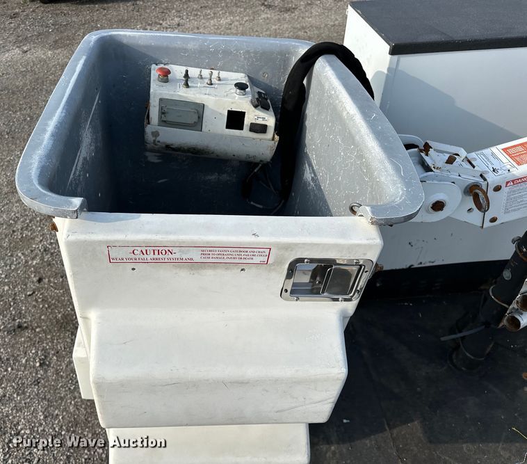 image for item EG1611 2012 Ford F450 Super Duty bucket truck