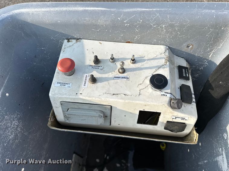 image for item EG1611 2012 Ford F450 Super Duty bucket truck