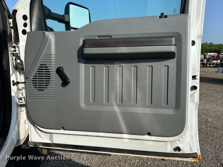 image for item EG1611 2012 Ford F450 Super Duty bucket truck